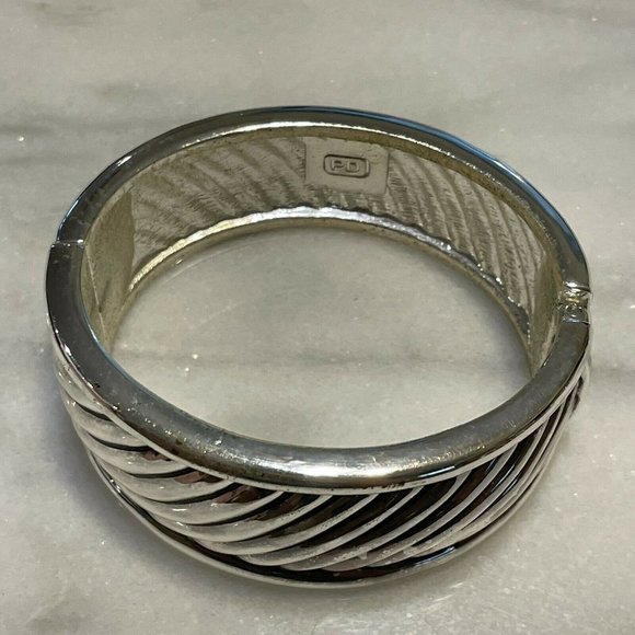 premier design silver tone cable clamper bracelet - Picture 3 of 9